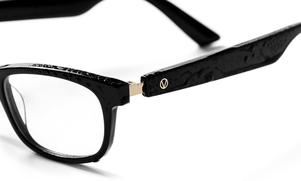 Durable IPX5 smart glasses hardware for commercial drivers